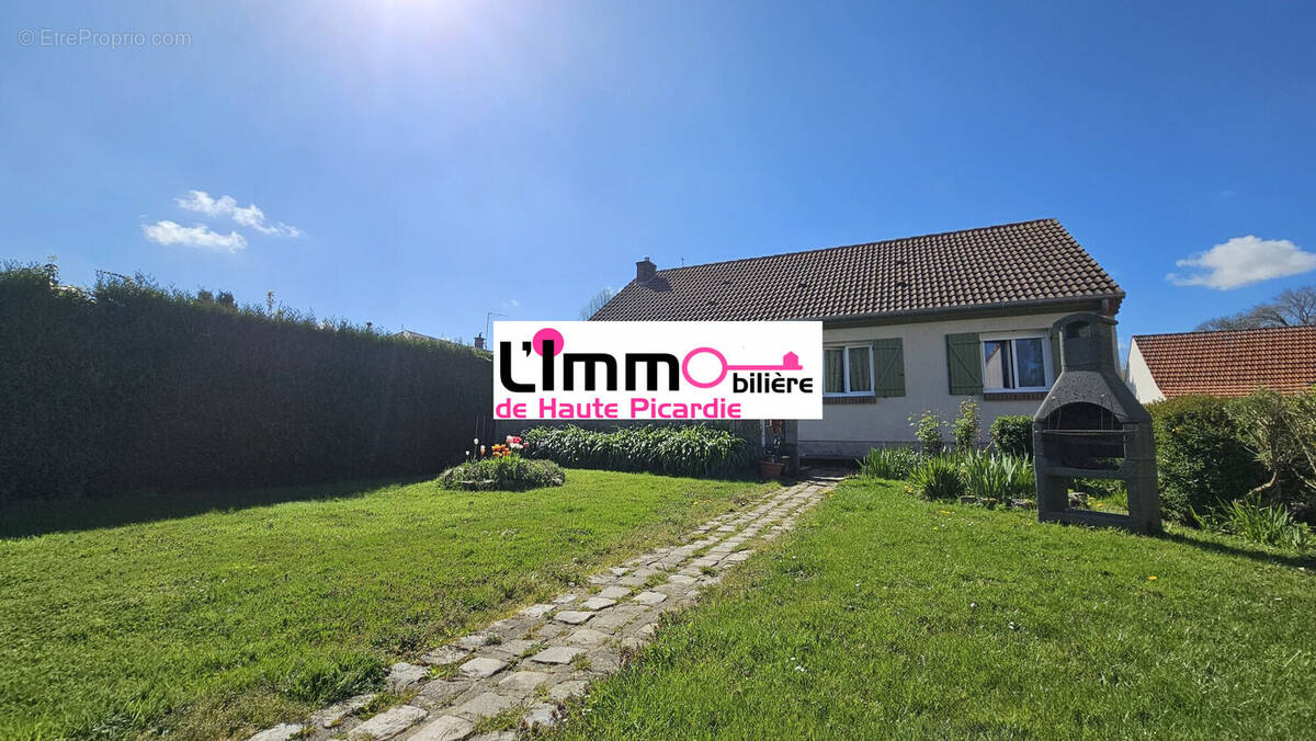 Maison à OMIECOURT
