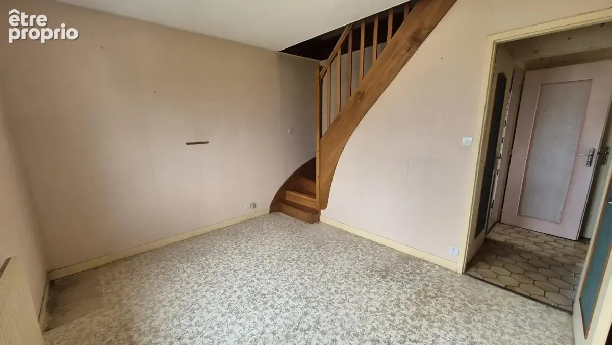 Maison 91 m2 à réinventer   Sous-sol complet et beau potenti - photo 5
