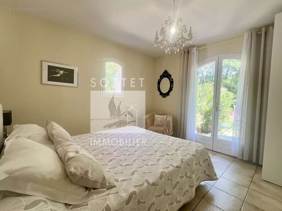 Maison à BOLLENE