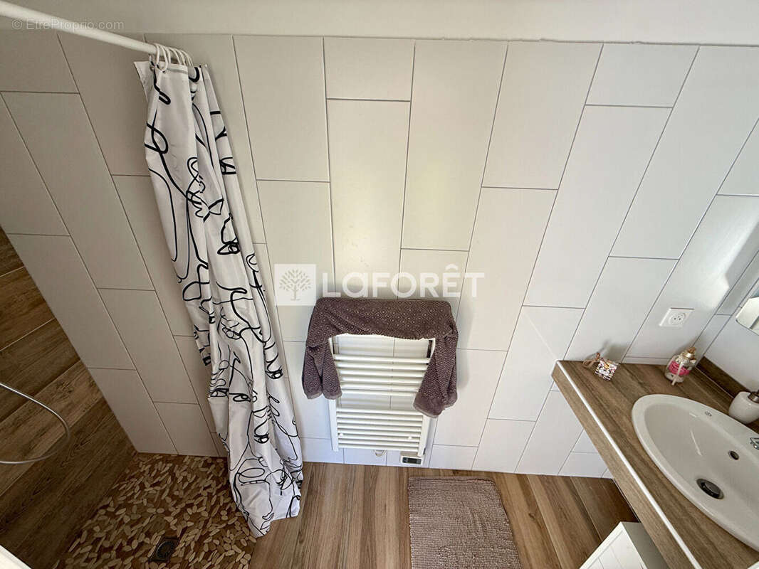 Maison à PUJOLS-SUR-CIRON