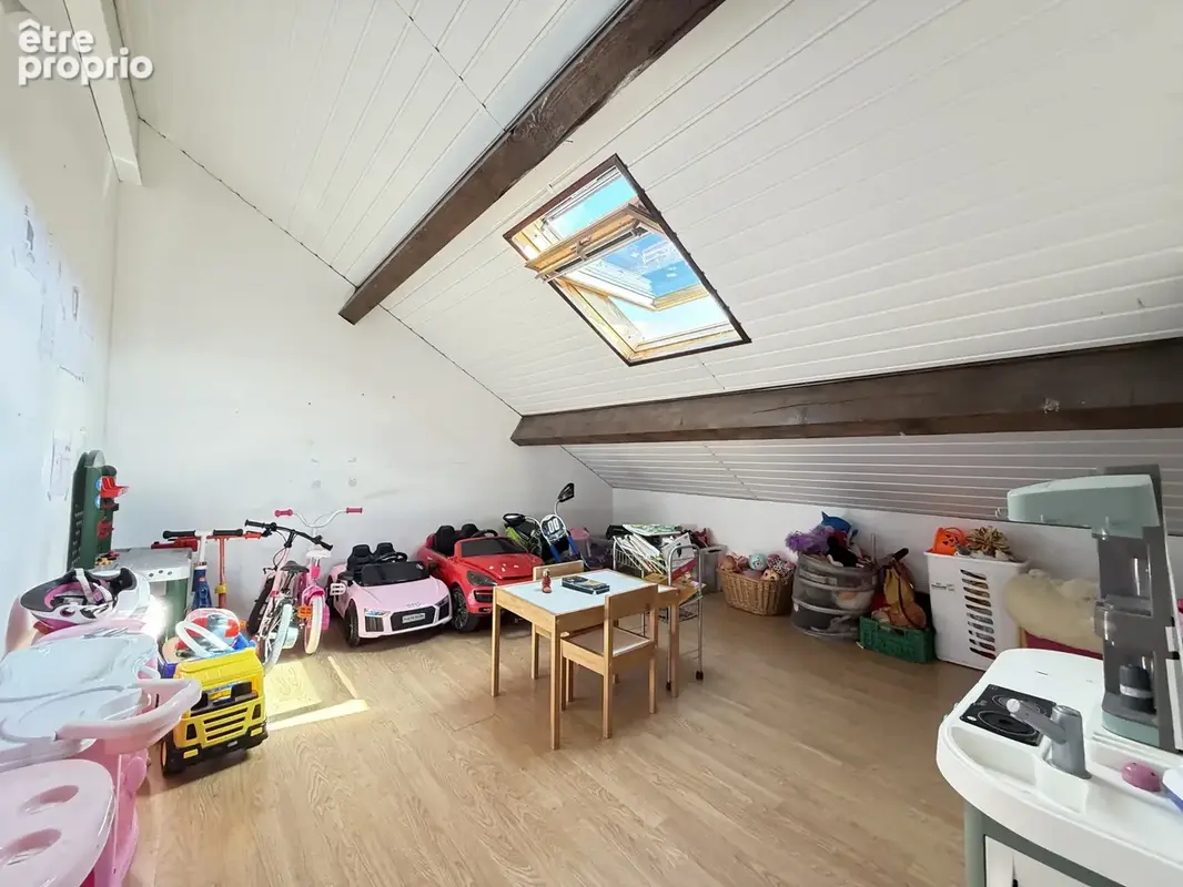 Maison familiale 7 chambres avec terrain   Neuville-sur-Ain - photo 18