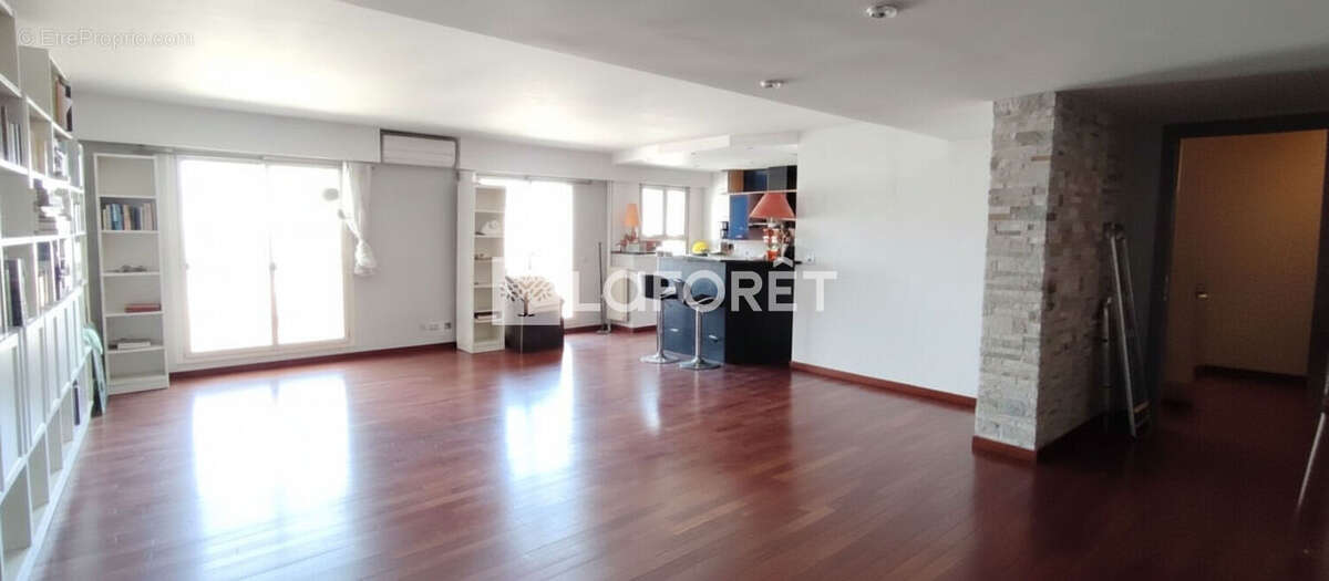 Appartement à PARIS-14E