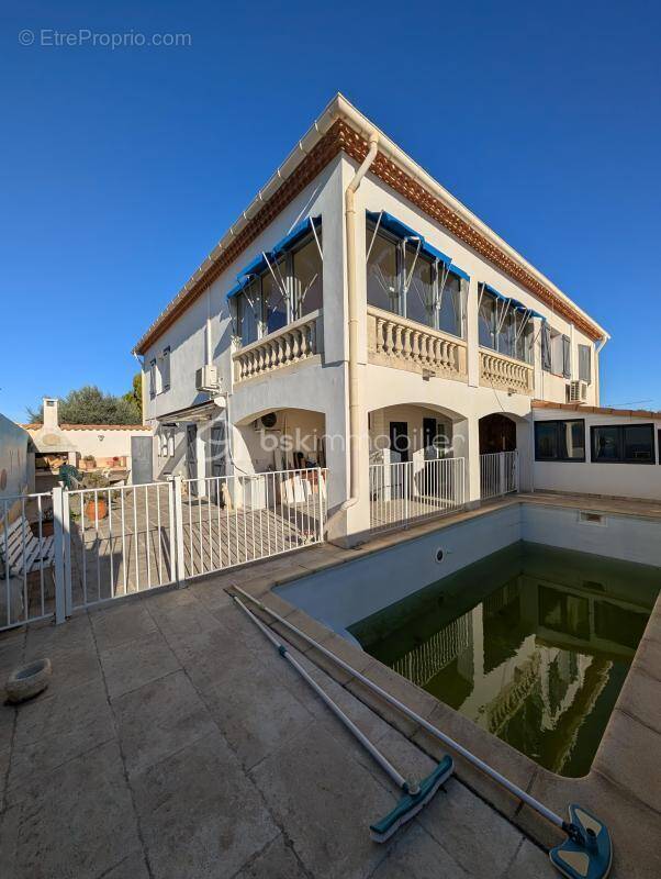 Maison à MAUGUIO