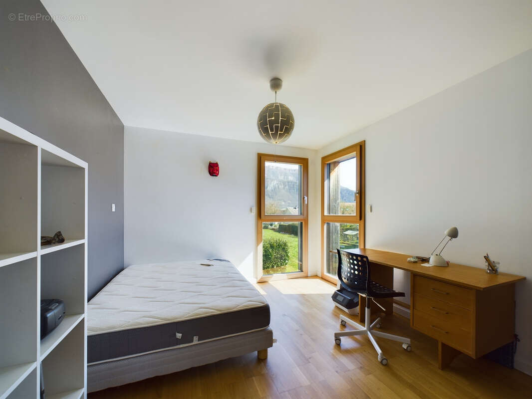 Maison à VIVIERS-DU-LAC