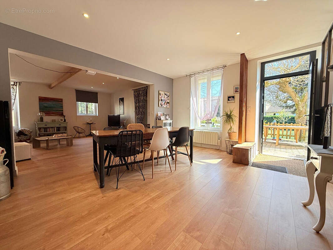 Maison à SAINT-EMILION