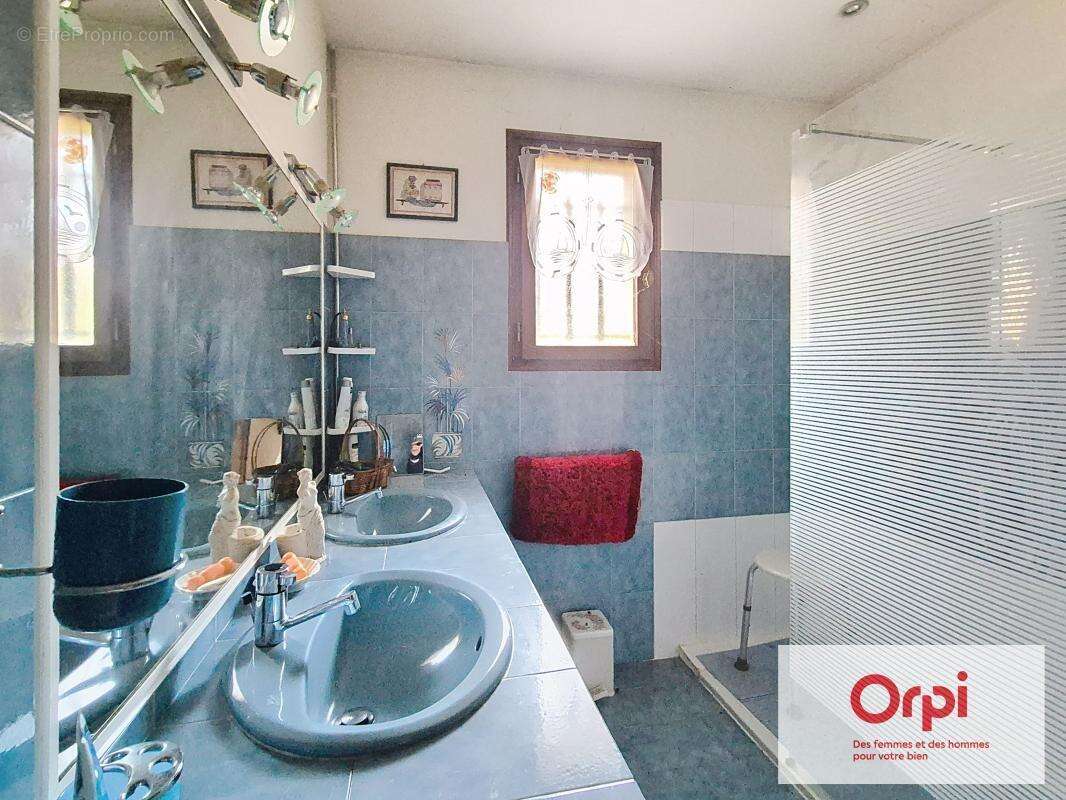 Maison à TERRASSON-LAVILLEDIEU