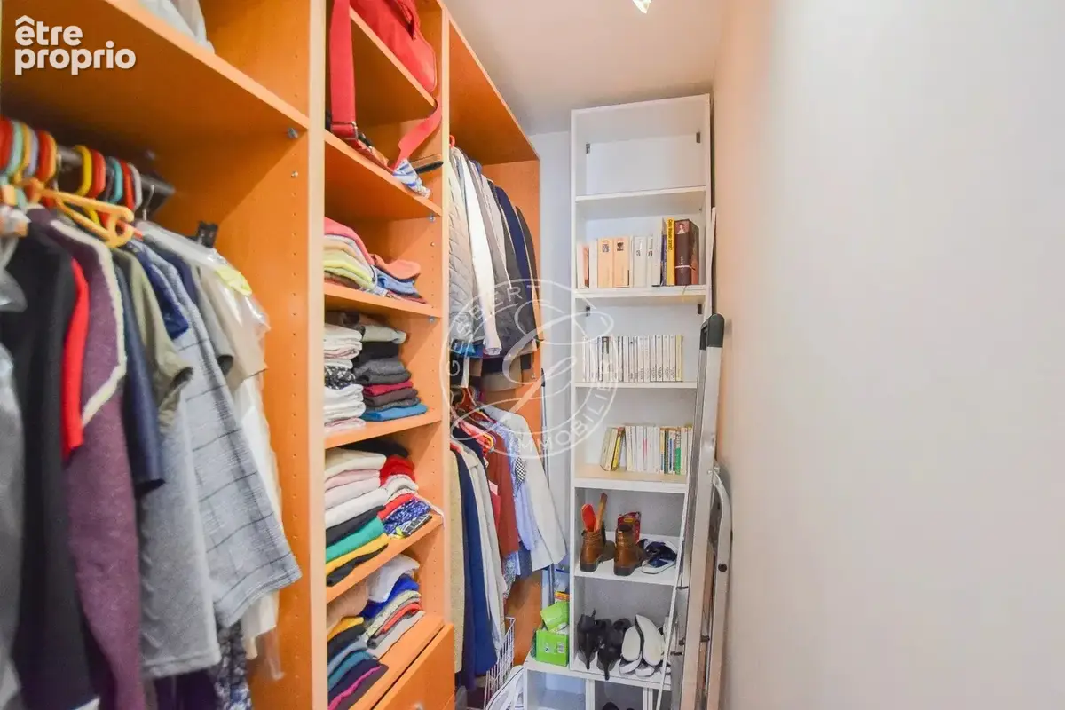 DRAGUIGNAN – Appartement T5 de 123 m² habitables avec véranda, ascenseur et parking privatif - photo 13