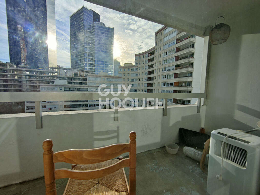 Appartement à COURBEVOIE