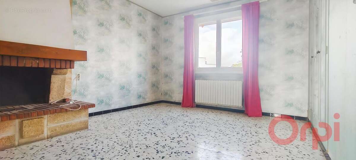 À Vendre à Sérignan : maison à rénover + T2 sur 1 500 m² - photo 10