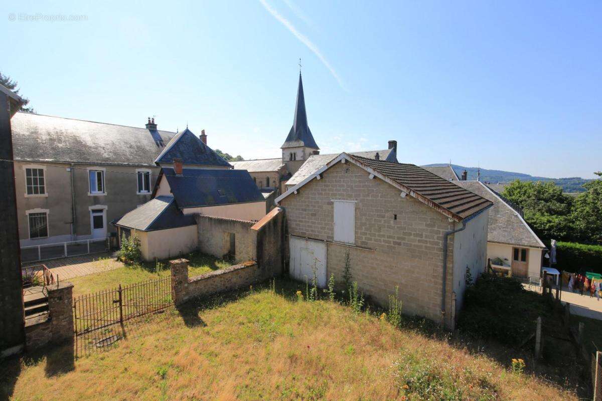 Maison à CUSSY-EN-MORVAN