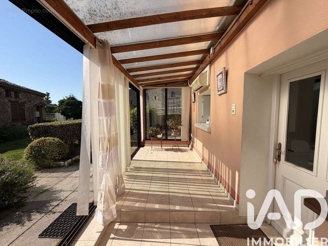Maison 128 m² à Saint-Barthelemy-Le-Plain  - photo 3