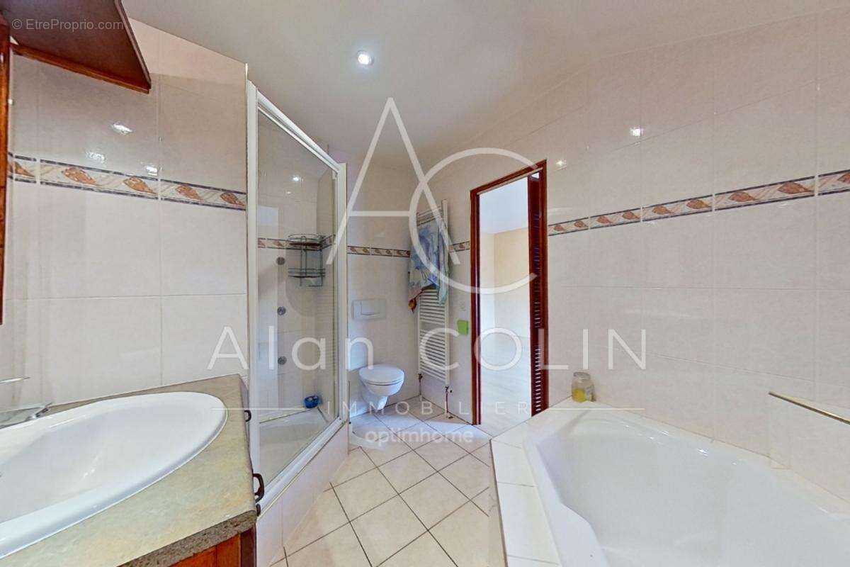 Maison en pierre de caractère – 170 m² habitables – beaux volumes – proche frontière luxembourgeoise - photo 13