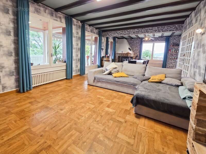 Maison à PERRIGNY