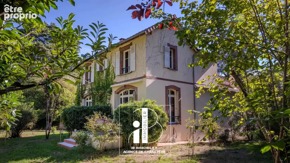 Maison de charme de 223 m²  /jardin 1.053m² - photo 2