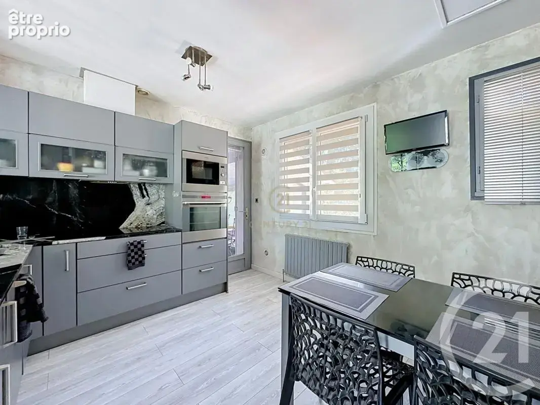 Maison 4 pièces 131 m² à vendre à Grigny (69520) - photo 8