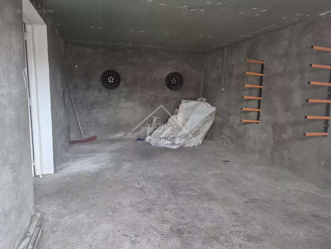 Maison à SAINT-ELOY-LES-MINES