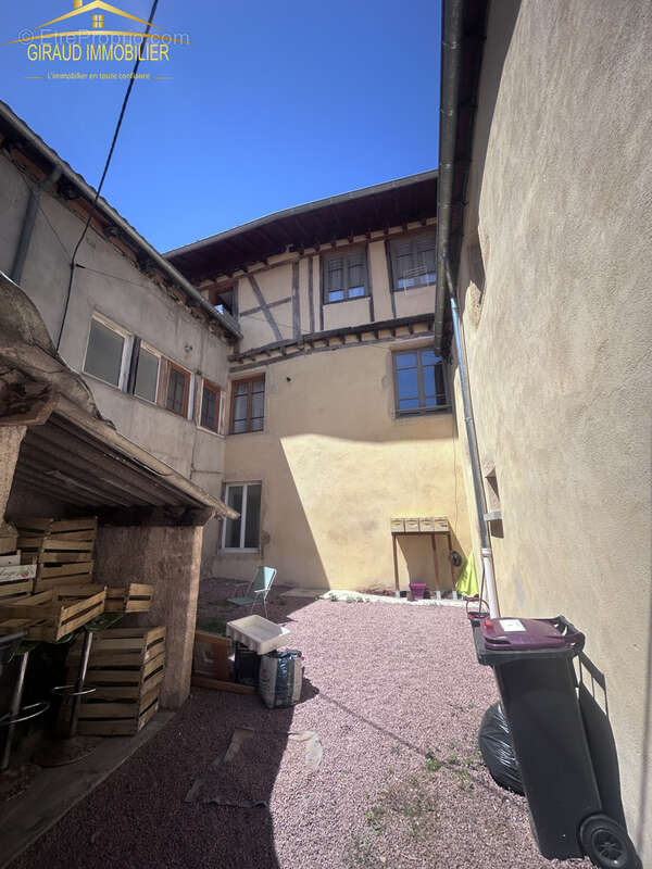 Appartement à CHARLIEU