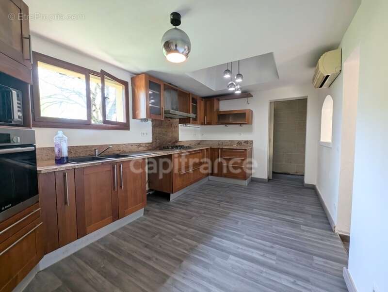 Maison à vendre 4 pièces AMBARES ET LAGRAVE (33) - photo 7