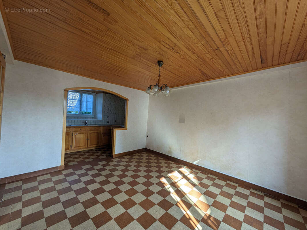 Maison à DOL-DE-BRETAGNE