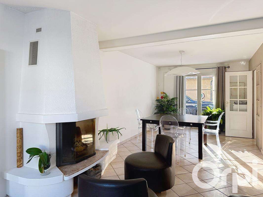 Maison à BALLAINVILLIERS