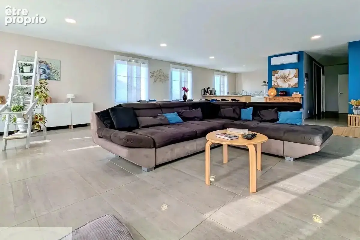 10 min Chalon-sur-Saône, villa familiale 259 m², climatisée, piscine, 5 chambres. Secteur sud chalonnais, cadre campagne. - photo 16