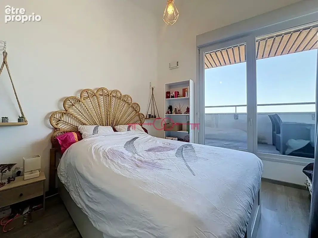 À VENDRE - Charmant 2 pièces lumineux avec terrasse, dernier étage et parking - Secteur Neufchâtel à Reims - photo 6