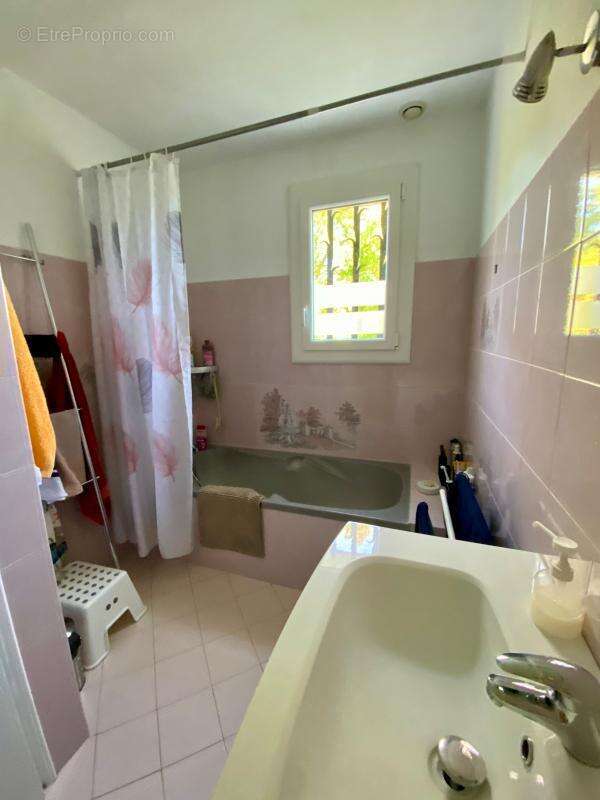 Maison à SAINT-AVIT-DE-VIALARD