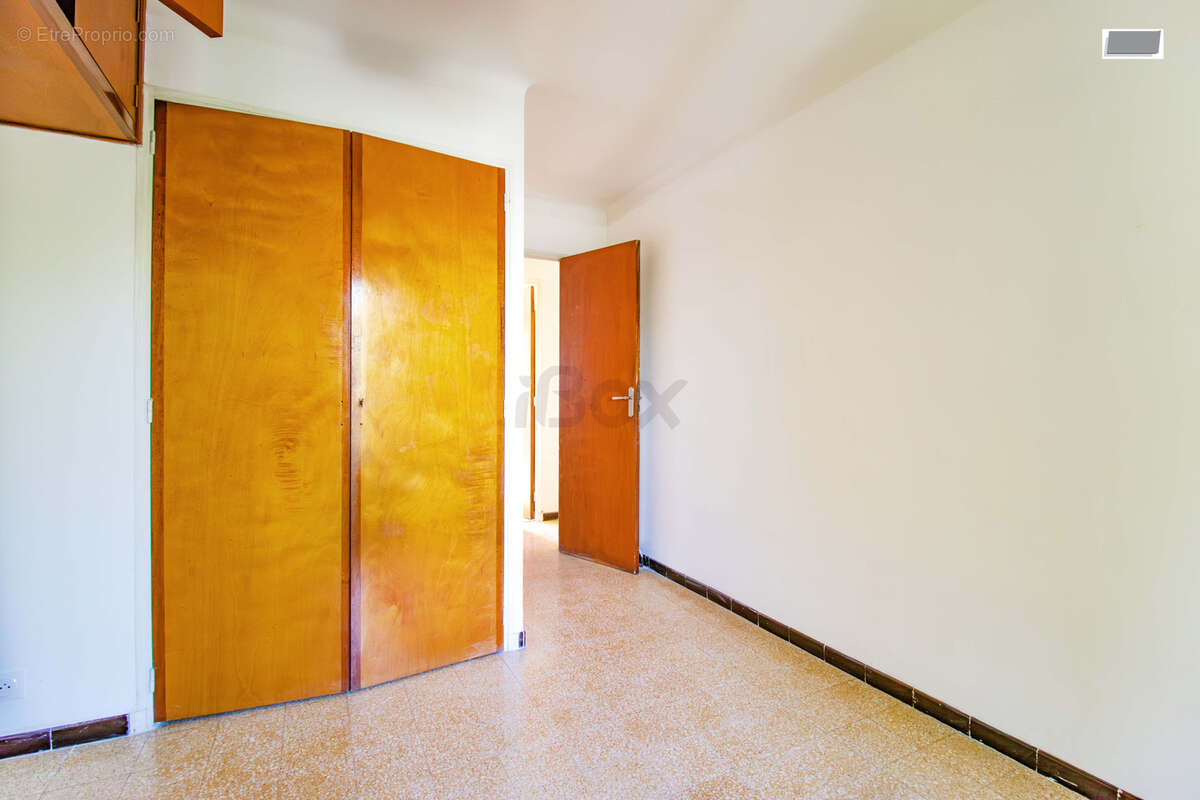 Toulon est - appartement 3 pieces - 2 chambre - balcon - parking collectif -cave - photo 11
