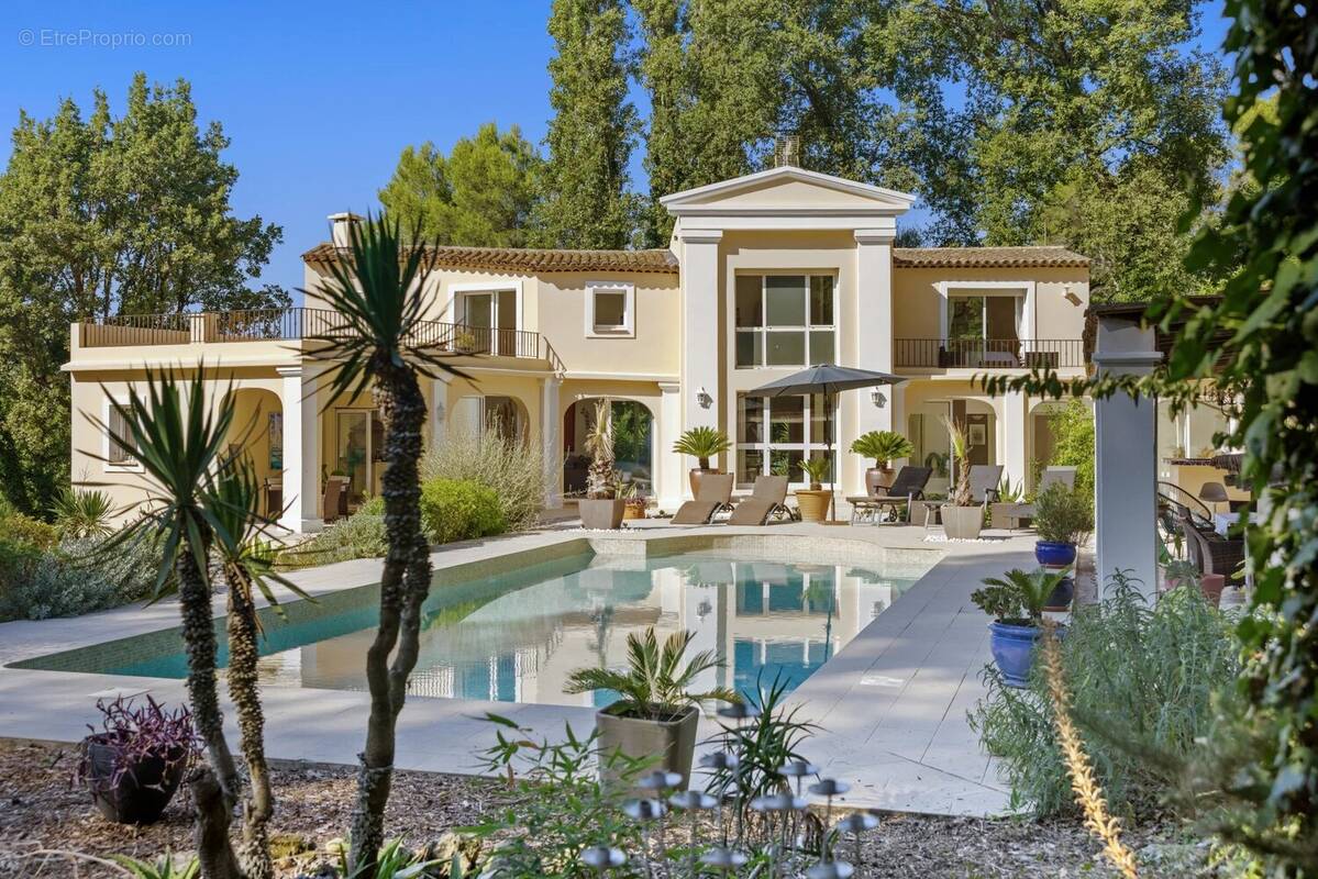 Maison à MOUGINS
