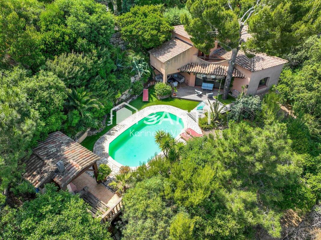 Photo 1 - Maison à ROQUEBRUNE-SUR-ARGENS