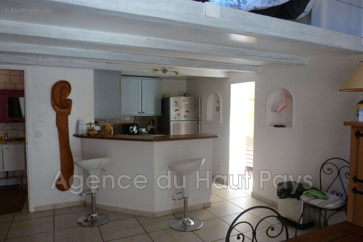 Maison à SAINT-CEZAIRE-SUR-SIAGNE