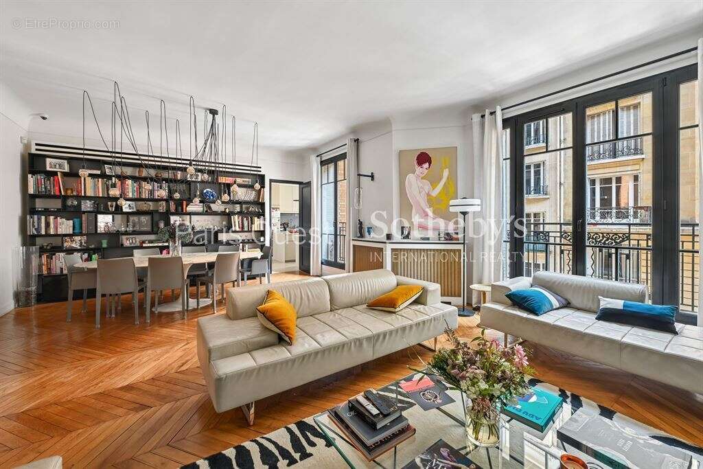 Appartement à NEUILLY-SUR-SEINE
