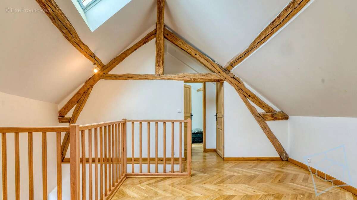 Maison à VOISINS-LE-BRETONNEUX