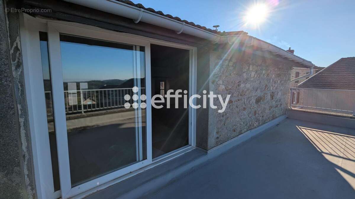 Maison 96 m² à Saint-Remy-Sur-Durolle  - photo 6
