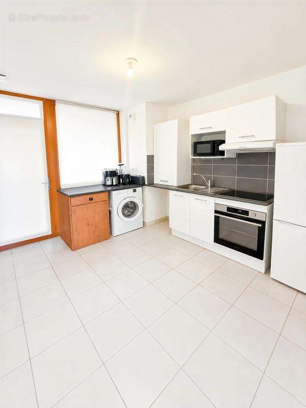 Appartement à BEAUZELLE