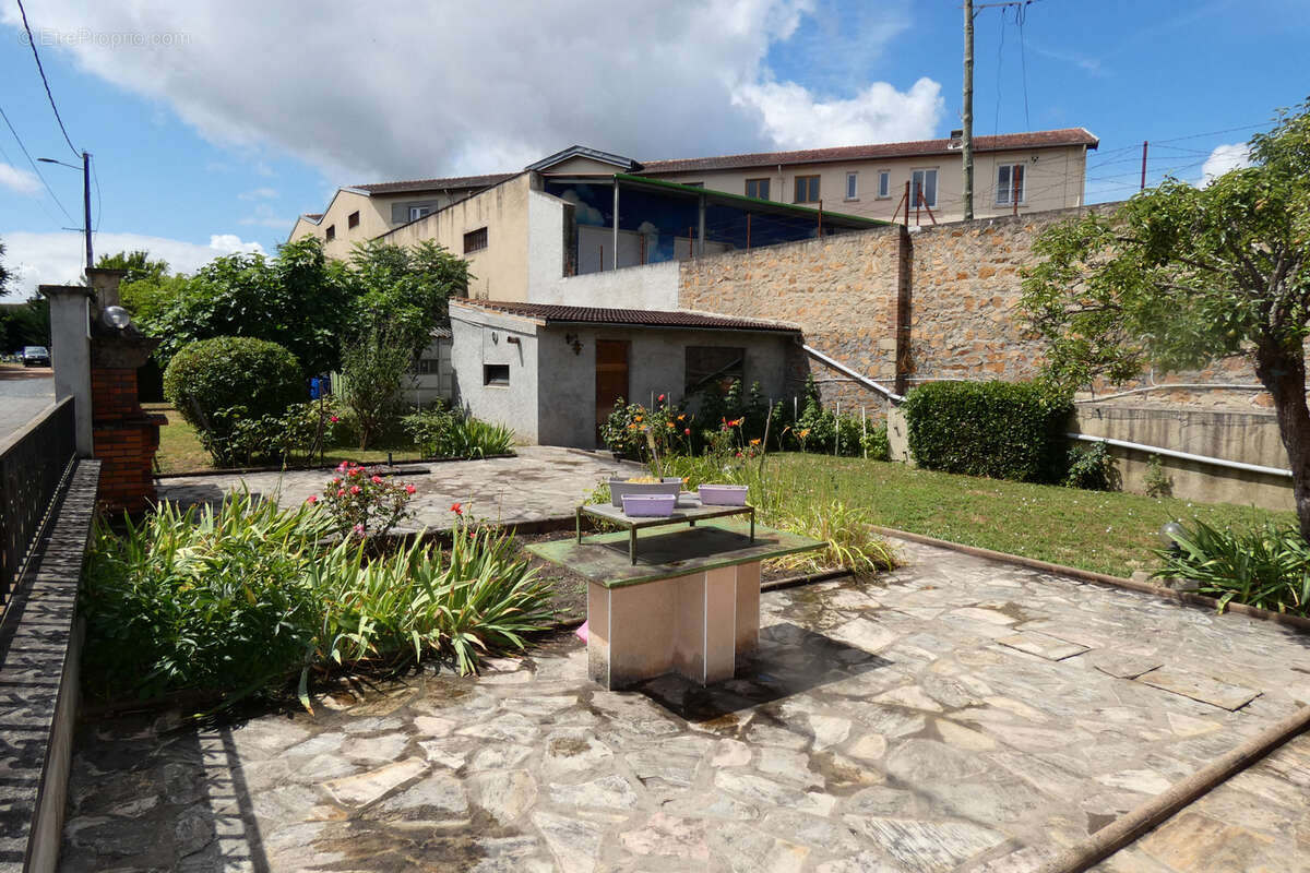 Maison à MONTLUCON