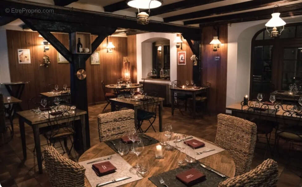 Commerce à BONNEVAUX