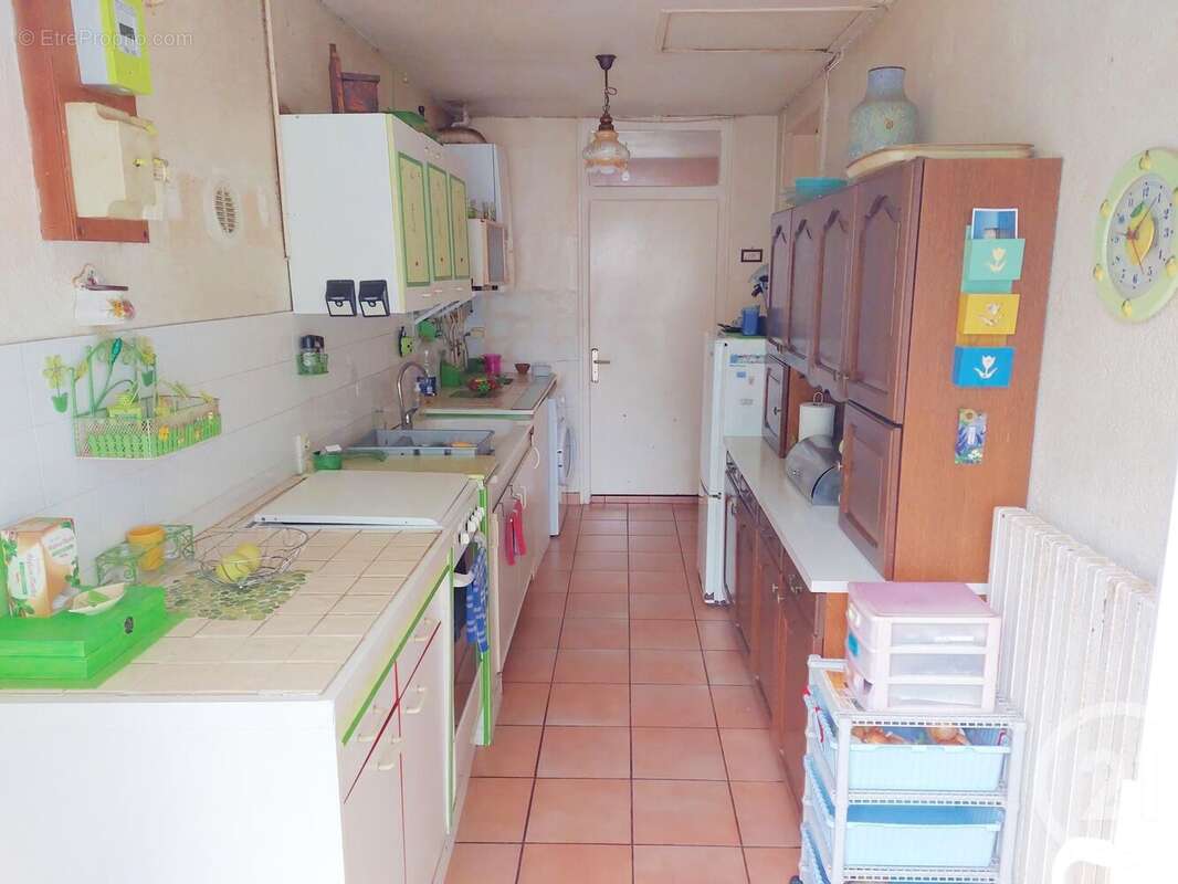 Maison à LES PEINTURES