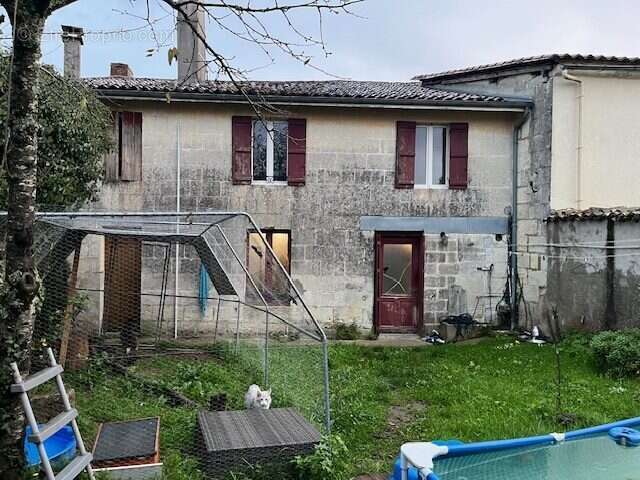 Maison à MONTLIEU-LA-GARDE