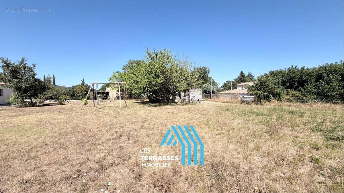 Terrain 700 m² à Le Teil  - photo 2