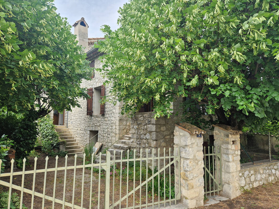 Maison à BUIS-LES-BARONNIES