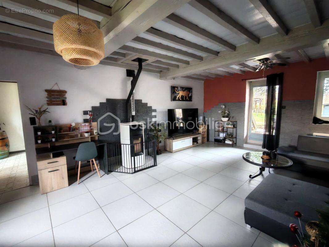 Maison à MONTREVEL-EN-BRESSE