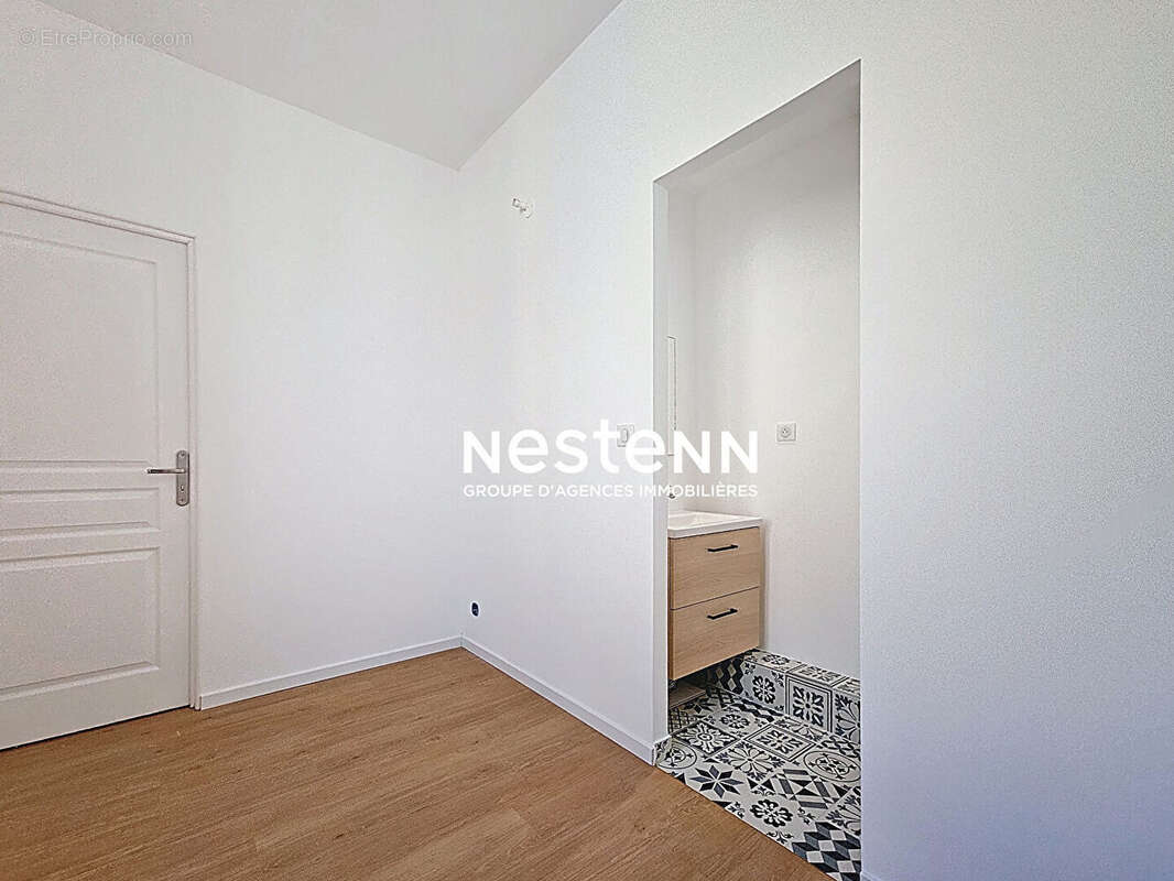 Appartement à VALLAURIS