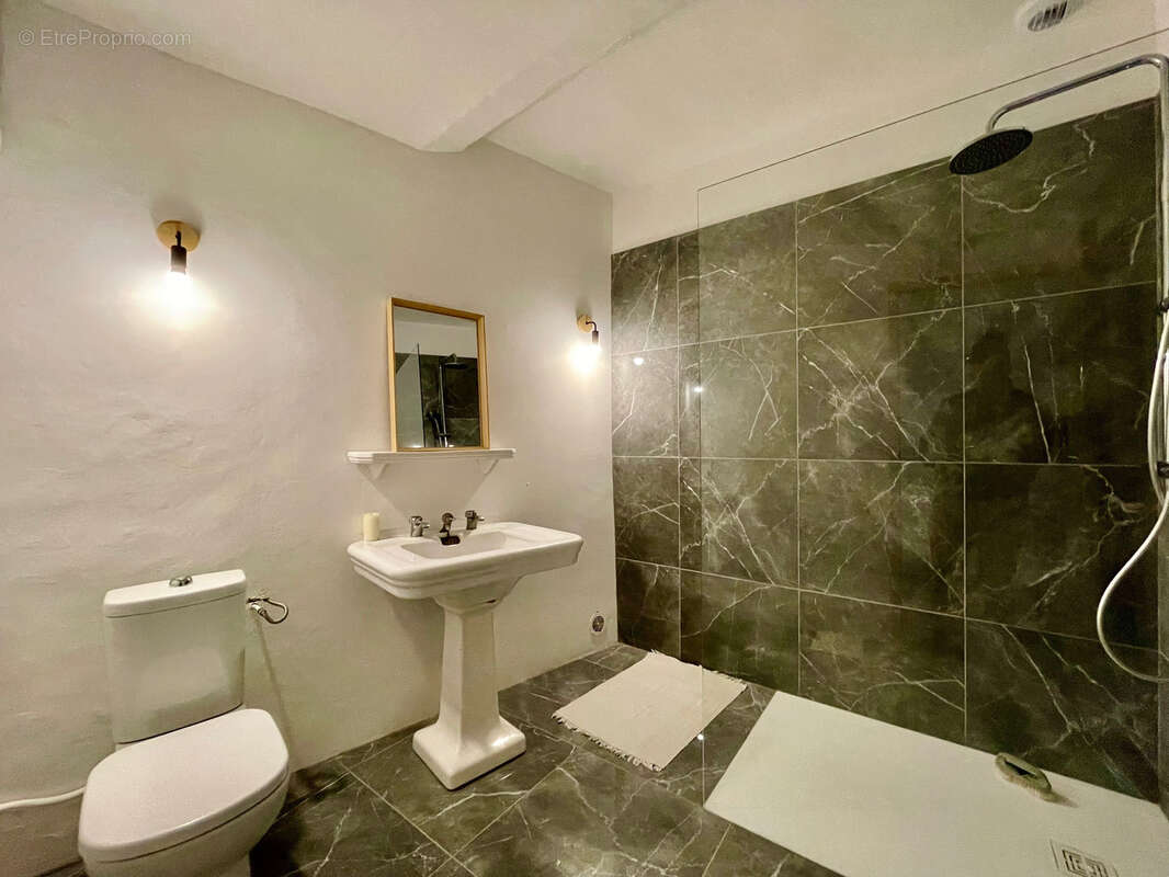 10 mn de vaison - maison de village avec terrasse et garage - photo 9