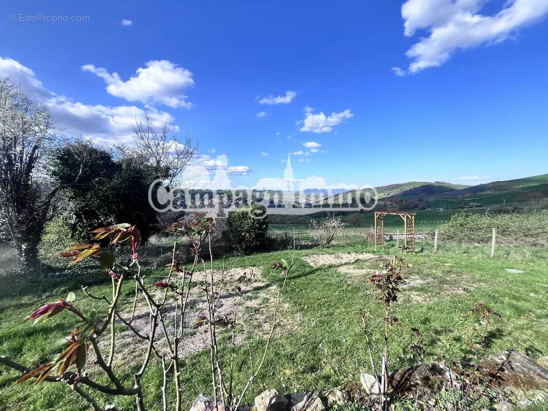 Maison à SAINT-FORGEUX