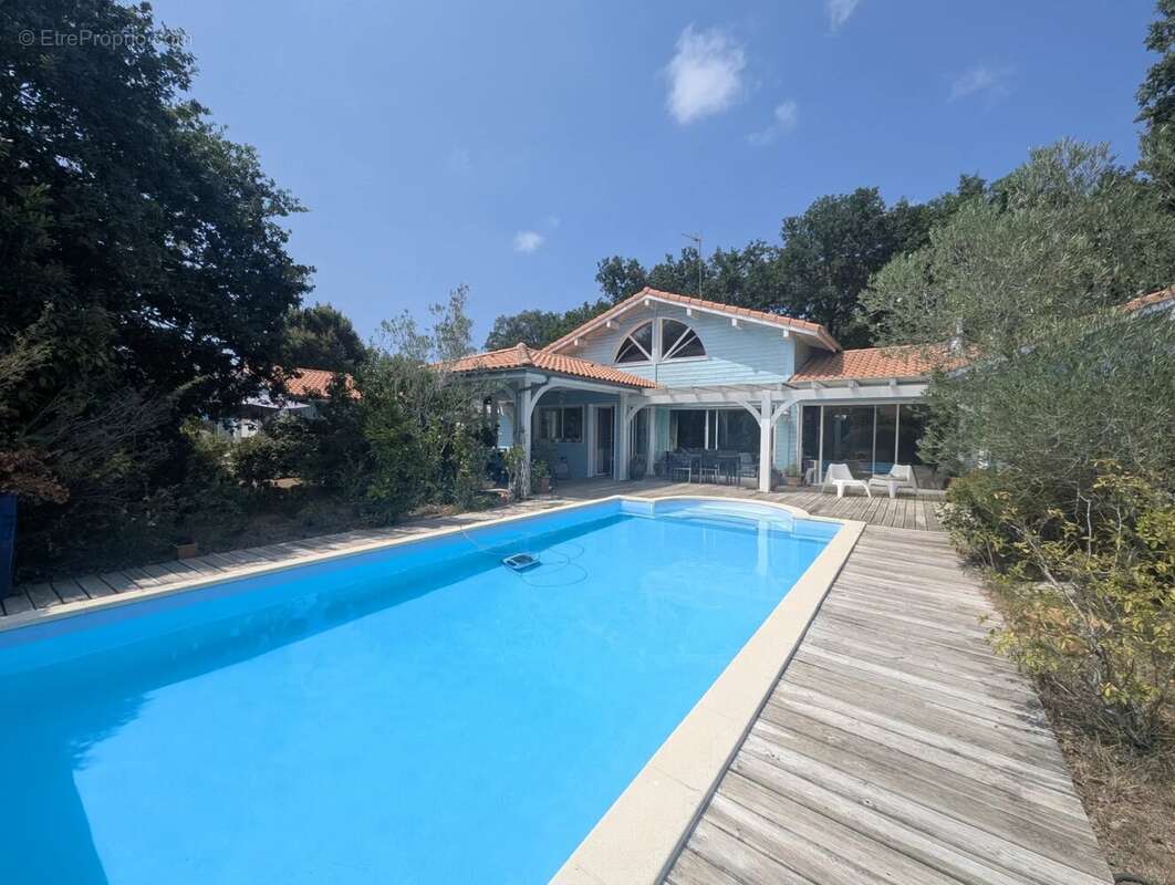 Maison d'architecte avec T2 et grand garage - photo 3