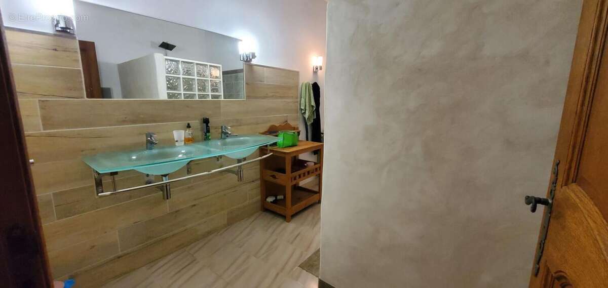 Mas provençal du xviiie, vue alpes et mont ventoux. cinq chambres, immense salon, grande piscine, six terrasses. opportunité uni - photo 9