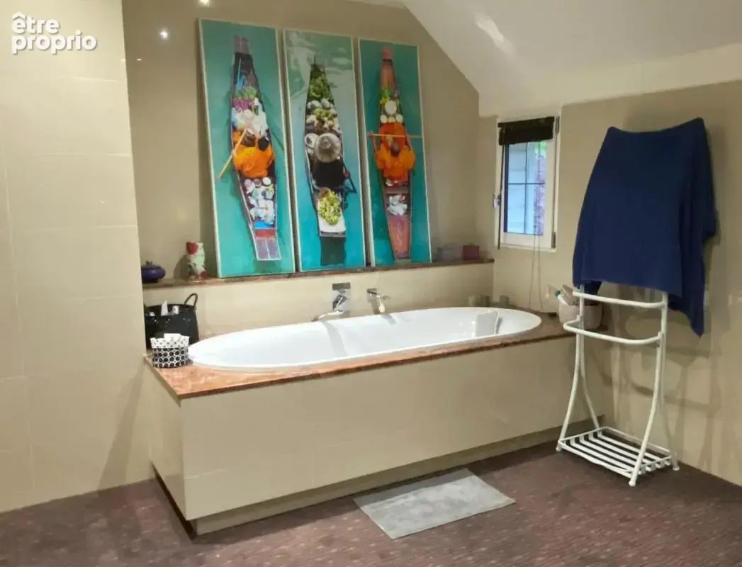 Propriété d’Exception à Lisieux – Maison de 255 m² sur 3 Hectares avec dépendances - photo 11