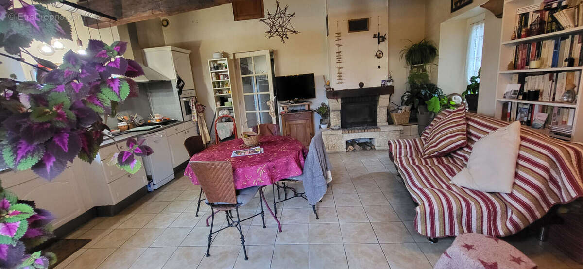 Maison à CUXAC-CABARDES