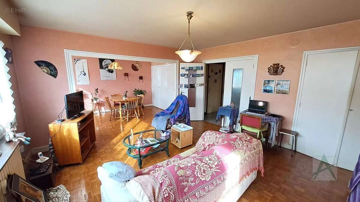 Appartement à BARBERAZ